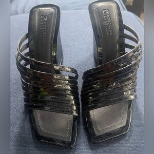 Mercedes Castillo black patent leather sandals wedges size 7 37